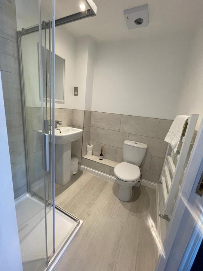 Villa Beautiful Town House With Private Garden And Patio Canford Magna Exterior foto